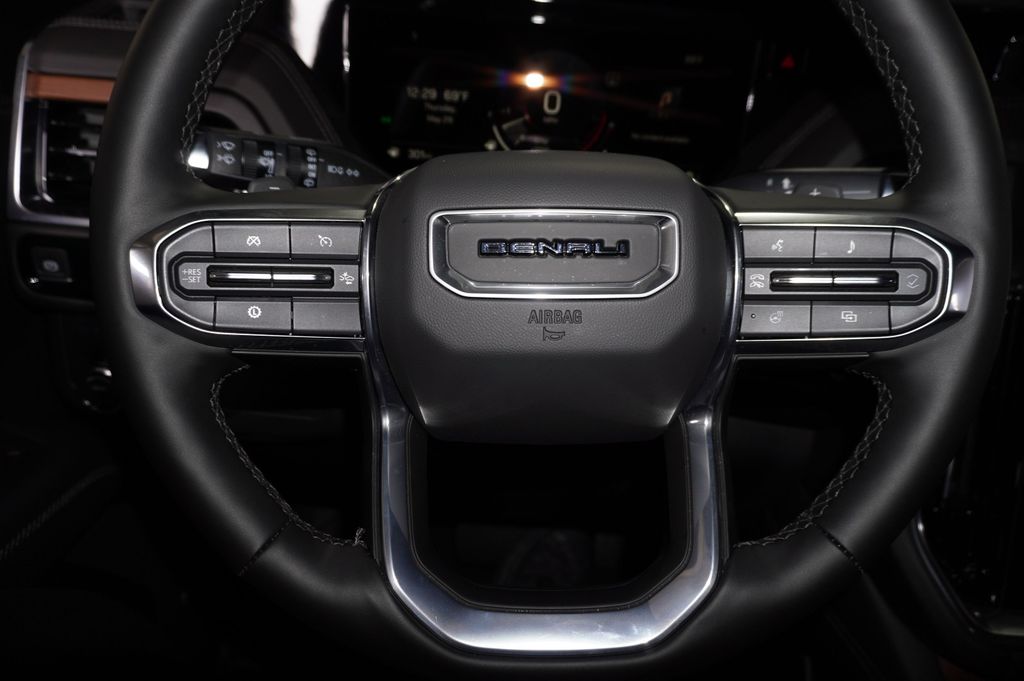 2025 GMC YUKON XL SUV V8, ECOTEC3, 6.2 LITER DENALI SPORT UTILITY 4D
