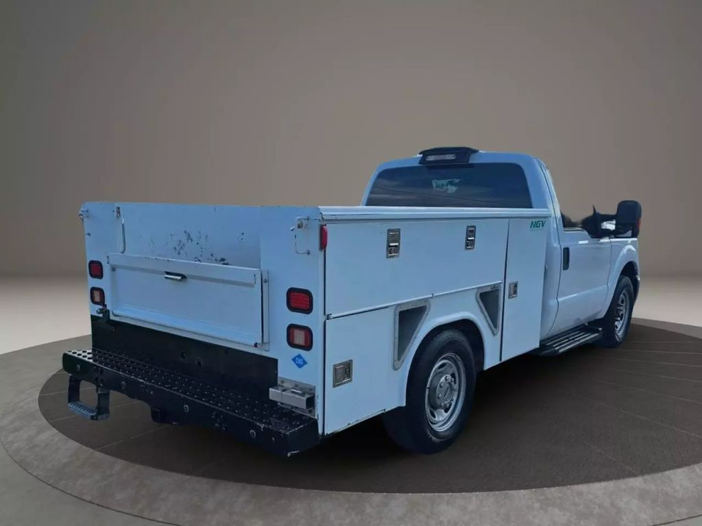 2016 Ford F250 Super Duty Regular Cab - Image 5 2016 Ford F250 Super Duty Regular Cab - Image 5
