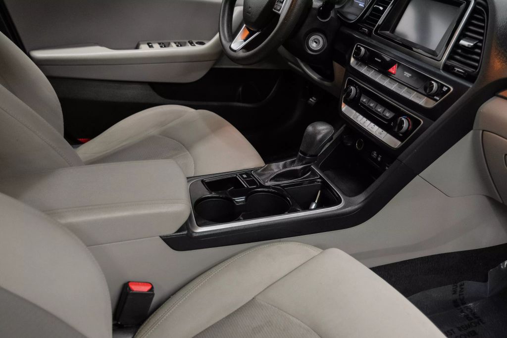 2019 HYUNDAI SONATA SEDAN 4-CYL, SULEV, 2.4 LITER SE SEDAN 4D
