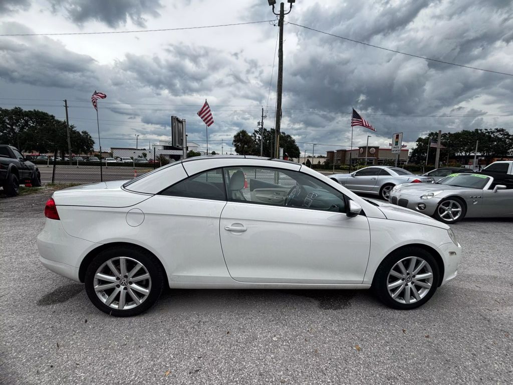2009 VOLKSWAGEN EOS CONVERTIBLE 4-CYL, TURBO, 2.0 LITER KOMFORT CONVERTIBLE 2D