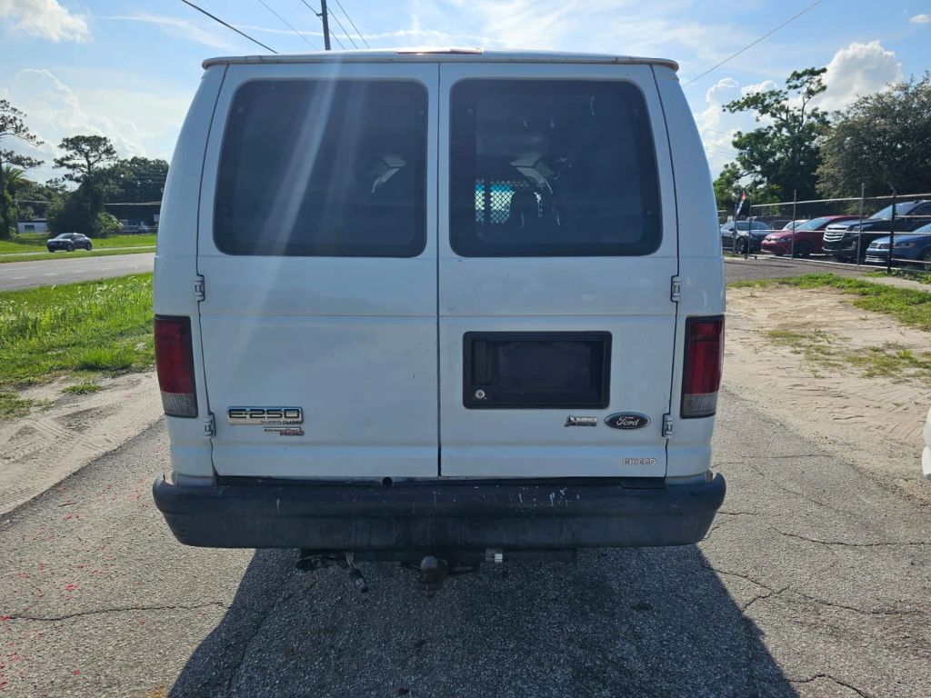 2013 Ford E250 Cargo - Image 19