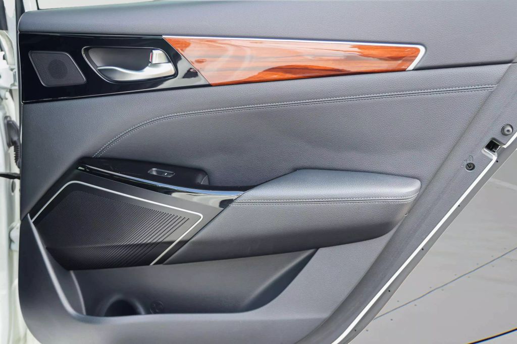 2019 KIA CADENZA SEDAN V6, GDI, 3.3 LITER PREMIUM SEDAN 4D