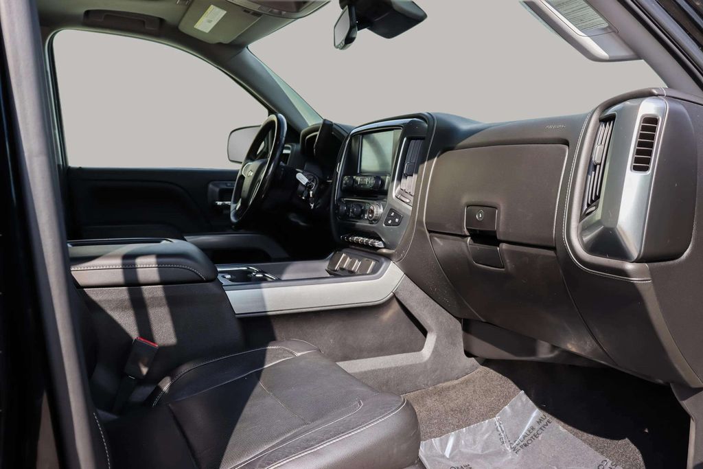 2018 CHEVROLET SILVERADO 1500 CREW CAB PICKUP V8, ECOTEC3, 5.3 LITER Z71 LTZ PICKUP 4D 5 3/4 FT