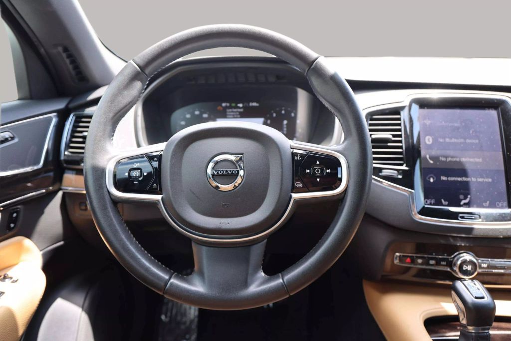 2018 VOLVO XC90 SUV 4-CYL, DRIVE-E, TURBO, SUPERCHARGED, 2.0 LITER T6 MOMENTUM SPORT UTILITY 4D