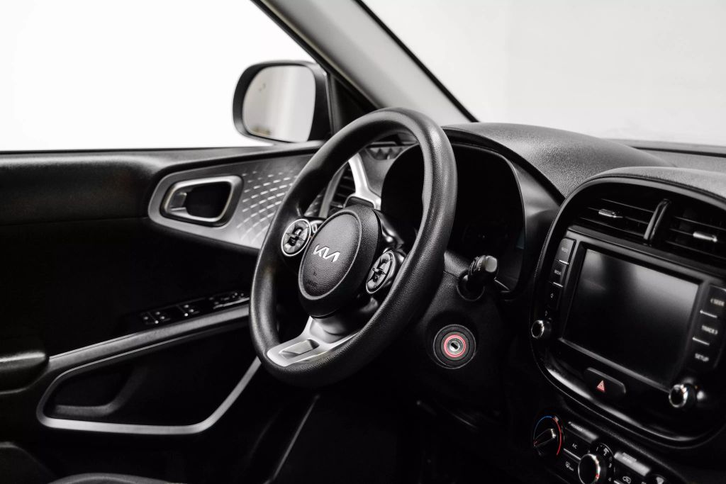 2022 KIA SOUL WAGON 4-CYL, 2.0 LITER LX WAGON 4D