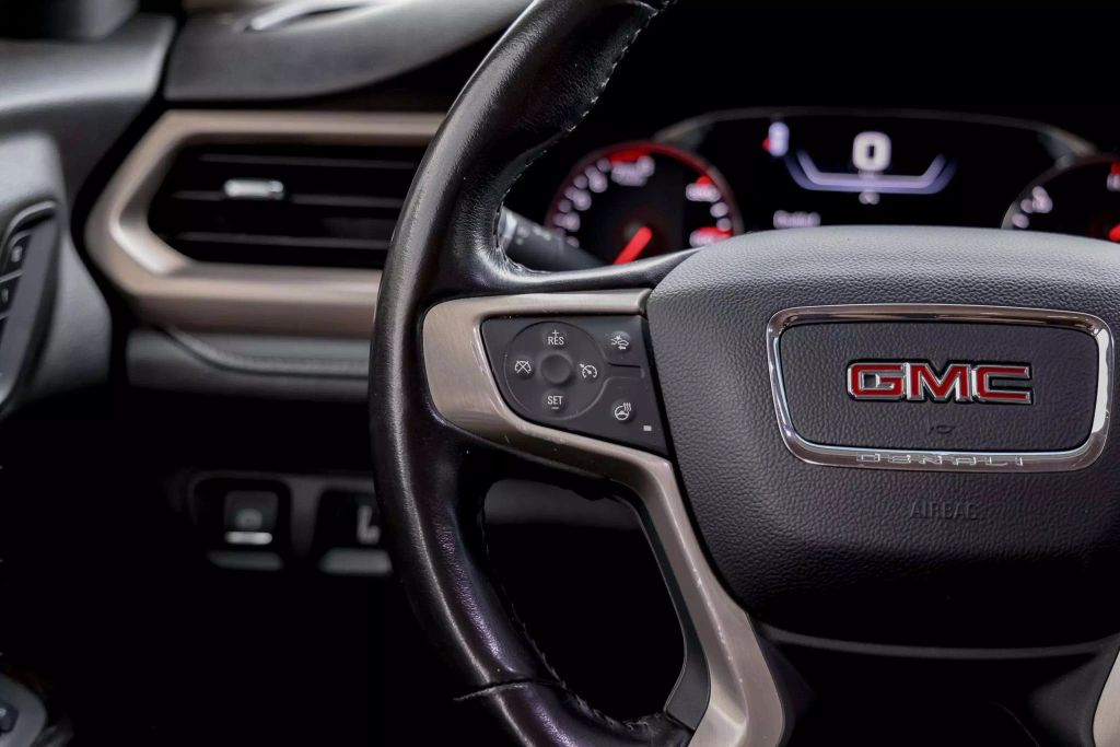 2020 GMC ACADIA SUV V6, 3.6 LITER DENALI SPORT UTILITY 4D