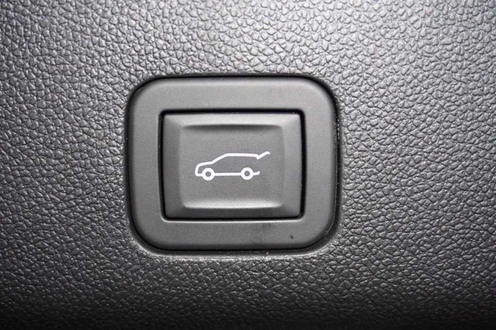 2025 CHEVROLET SUBURBAN SUV V8, ECOTEC3, DFM, 5.3 LITER RST SPORT UTILITY 4D