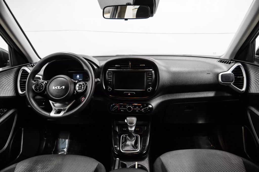 2022 KIA SOUL WAGON 4-CYL, 2.0 LITER LX WAGON 4D