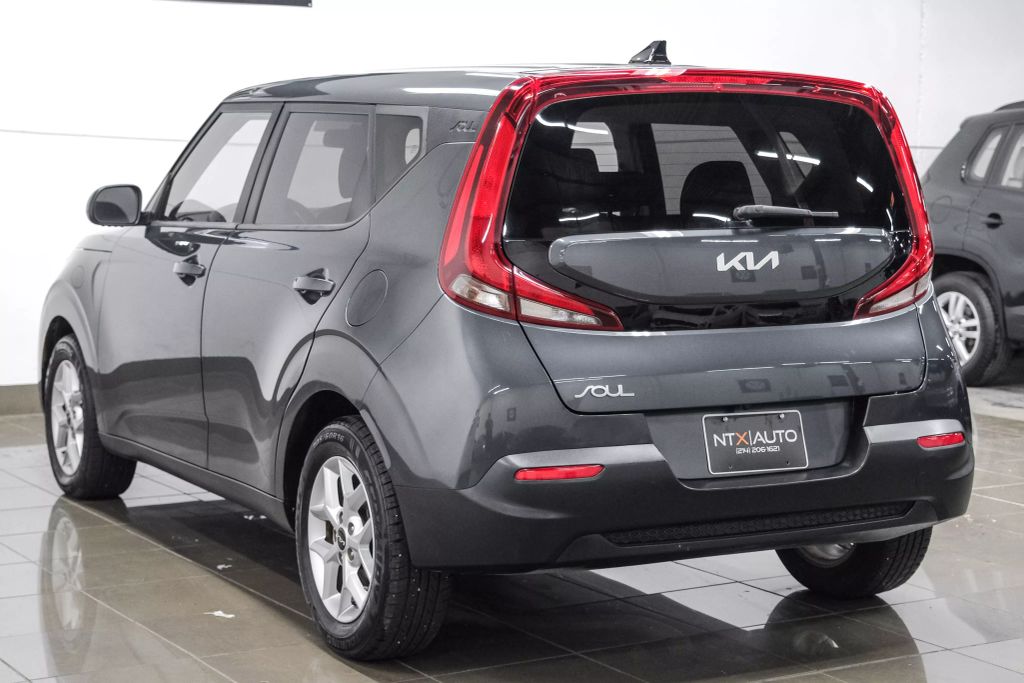 2022 KIA SOUL WAGON 4-CYL, 2.0 LITER LX WAGON 4D