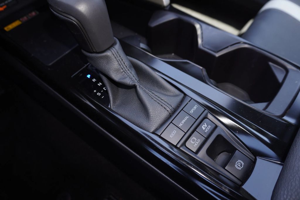 2025 TOYOTA CAMRY SEDAN 4-CYL, HYBRID, 2.5 LITER SE SEDAN 4D