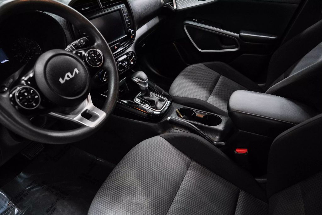 2022 KIA SOUL WAGON 4-CYL, 2.0 LITER LX WAGON 4D