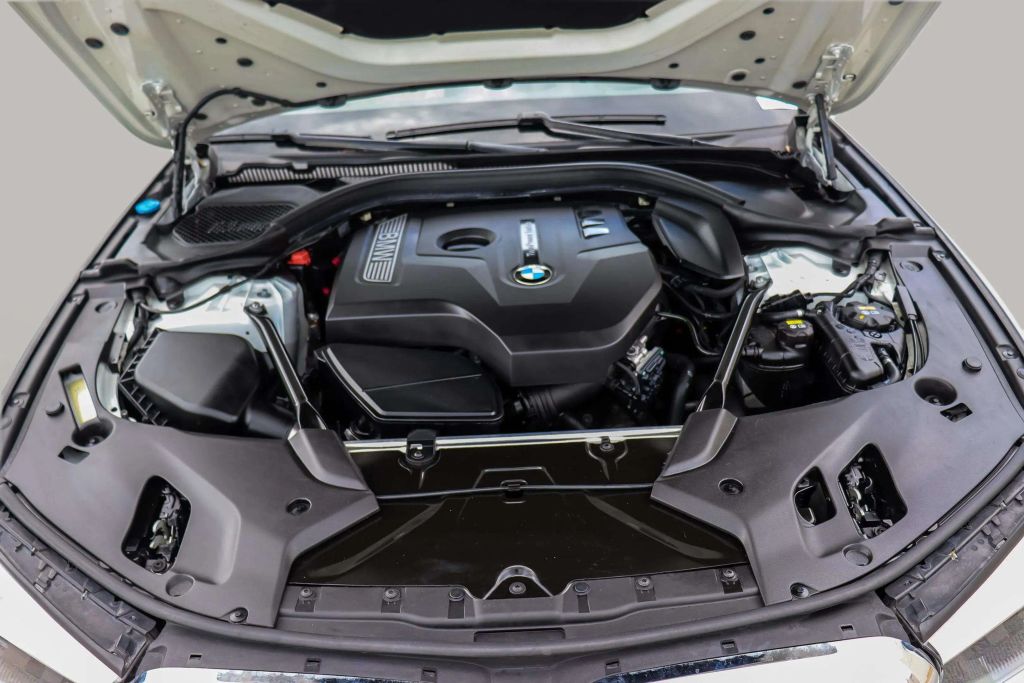 2018 BMW 5 SERIES SEDAN 4-CYL, TWIN TURBO, 2.0 LITER 530I SEDAN 4D