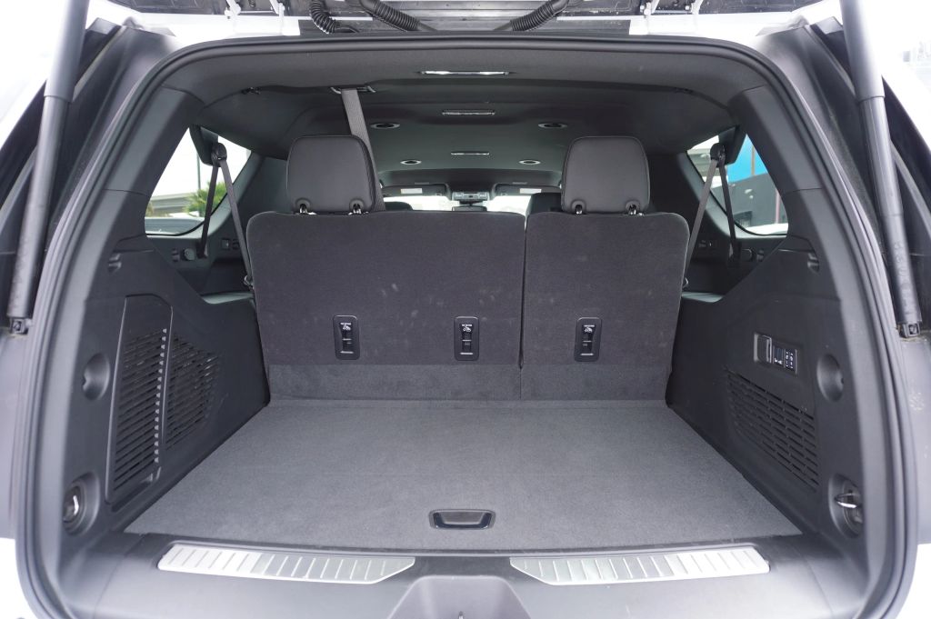 2025 GMC YUKON XL SUV V8, ECOTEC3, 6.2 LITER DENALI SPORT UTILITY 4D