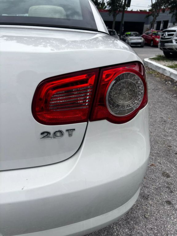 2009 VOLKSWAGEN EOS CONVERTIBLE 4-CYL, TURBO, 2.0 LITER KOMFORT CONVERTIBLE 2D