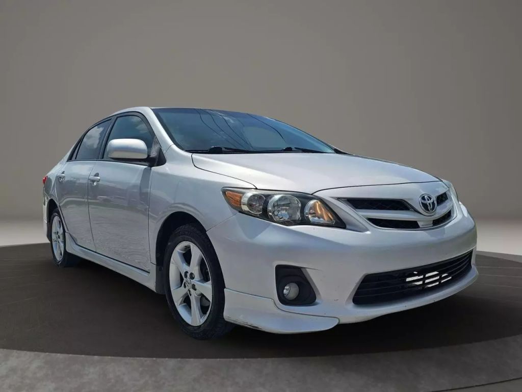 2011 Toyota Corolla - Image 3 2011 Toyota Corolla - Image 3