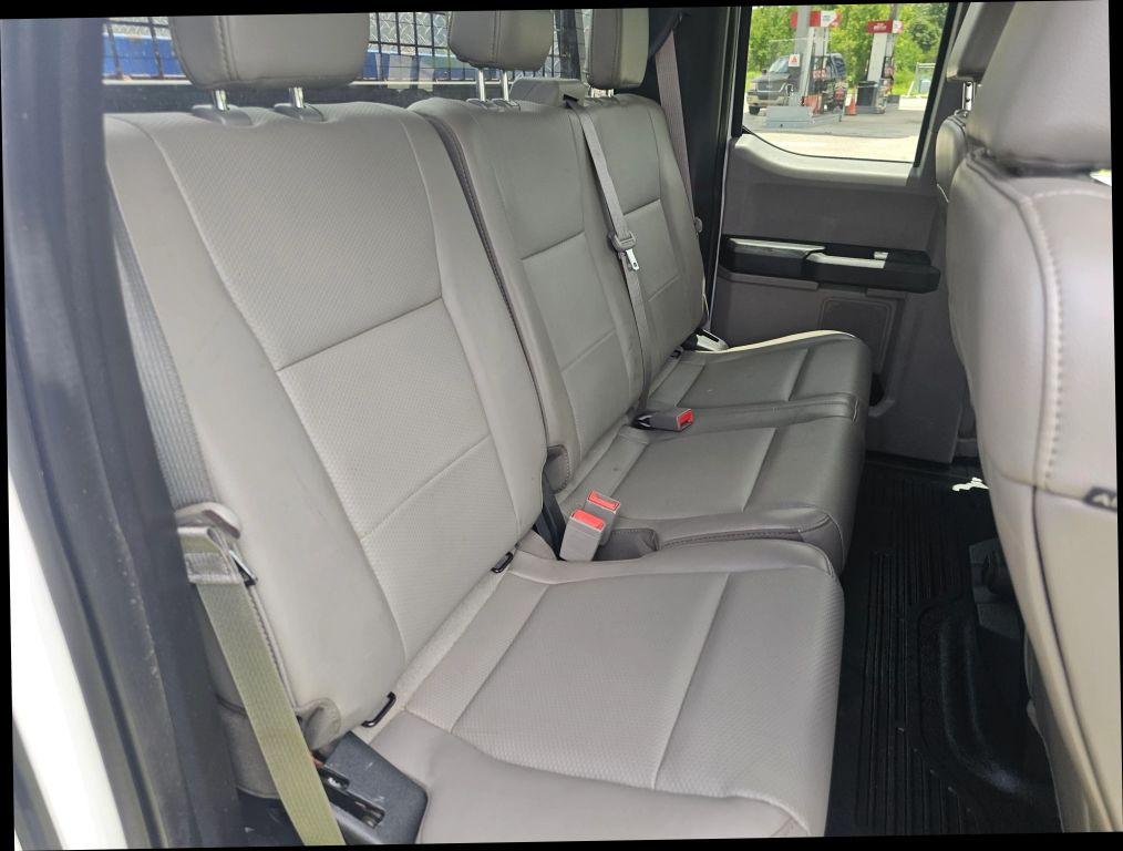 2018 Ford F350 Super Duty Super Cab & Chassis - Image 18 2018 Ford F350 Super Duty Super Cab & Chassis - Image 18