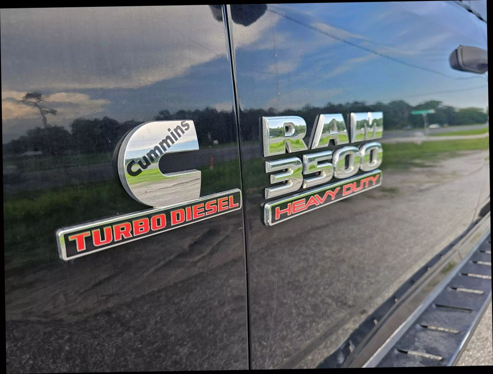 2015 Ram 3500 Crew Cab - Image 12 2015 Ram 3500 Crew Cab - Image 12