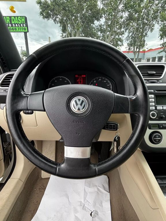 2009 VOLKSWAGEN EOS CONVERTIBLE 4-CYL, TURBO, 2.0 LITER KOMFORT CONVERTIBLE 2D