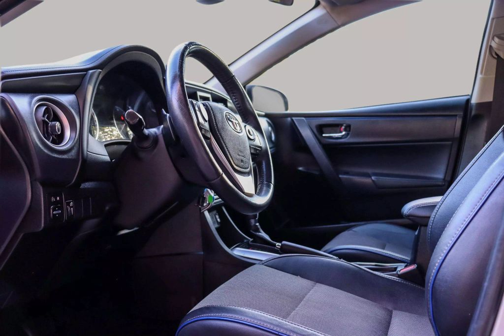 2018 TOYOTA COROLLA SEDAN 4-CYL, 1.8 LITER SE SEDAN 4D
