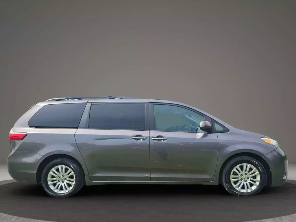 2015 Toyota Sienna - Image 10 2015 Toyota Sienna - Image 10