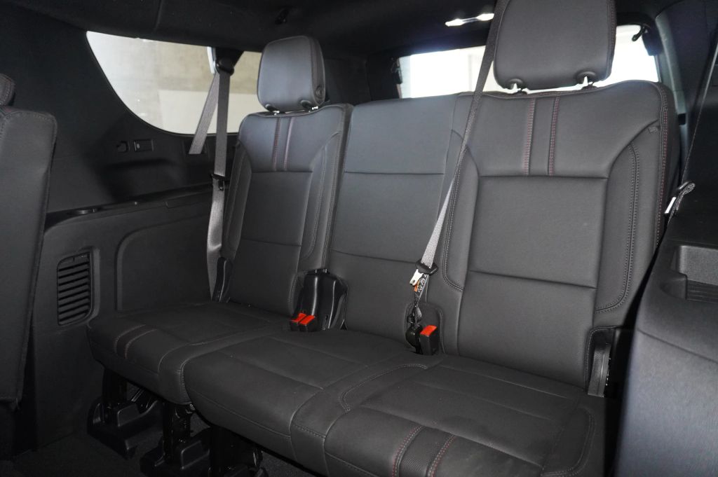 2025 CHEVROLET SUBURBAN SUV V8, ECOTEC3, DFM, 5.3 LITER RST SPORT UTILITY 4D