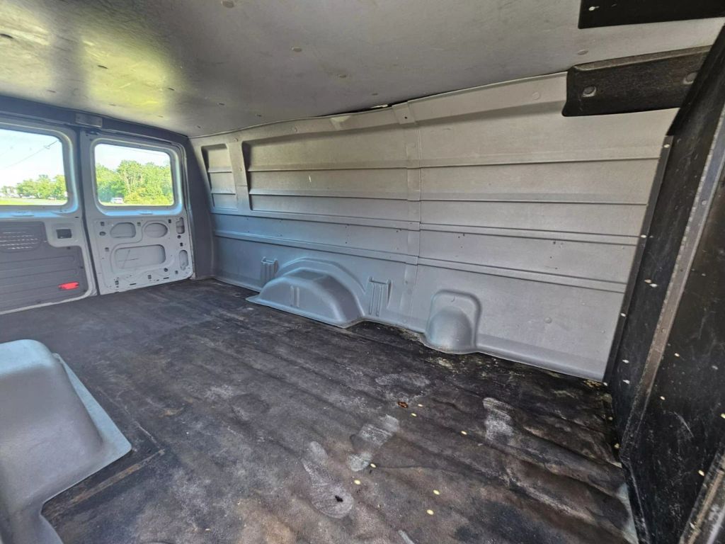 2013 Ford E250 Cargo - Image 18