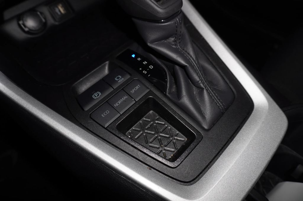 2024 TOYOTA RAV4 SUV 4-CYL, DYNAMIC-FORCE, 2.5 LITER LE SPORT UTILITY 4D