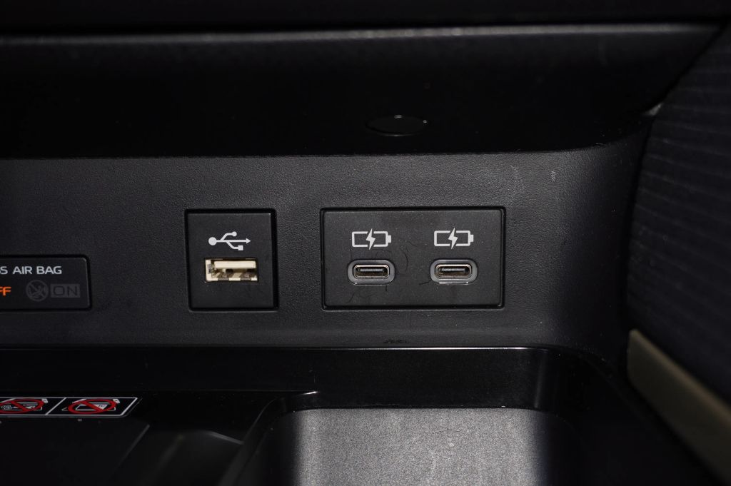 2025 TOYOTA CAMRY SEDAN 4-CYL, HYBRID, 2.5 LITER SE SEDAN 4D