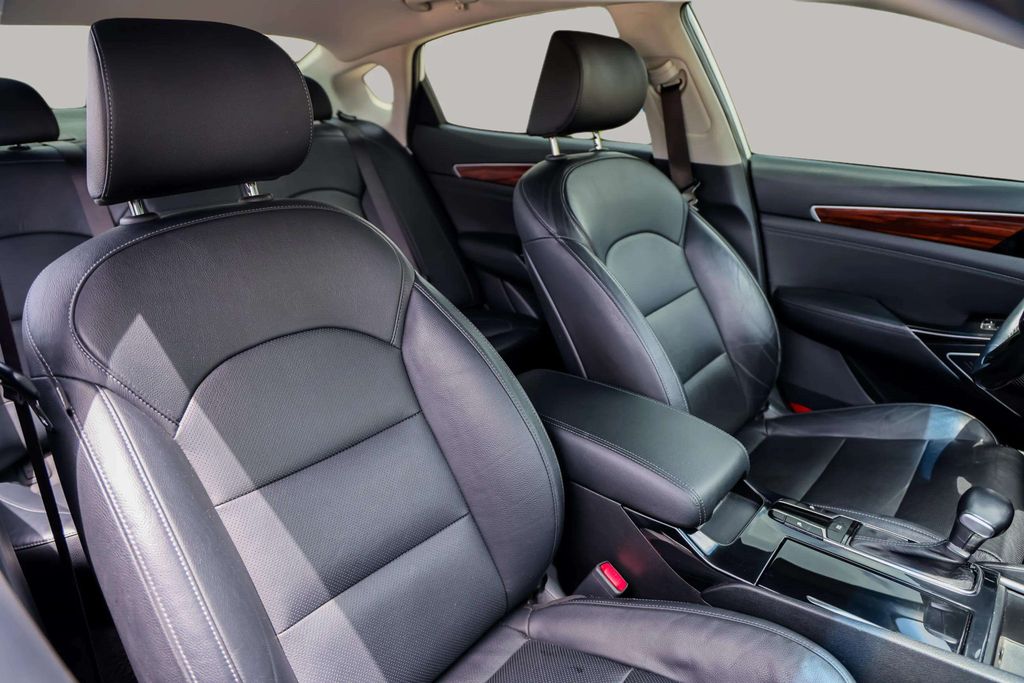 2019 KIA CADENZA SEDAN V6, GDI, 3.3 LITER PREMIUM SEDAN 4D