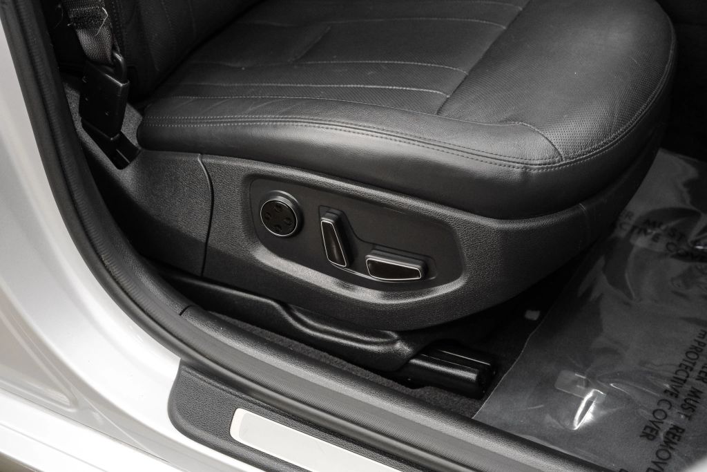 2017 GENESIS G80 SEDAN V6, 3.8 LITER 3.8 SEDAN 4D