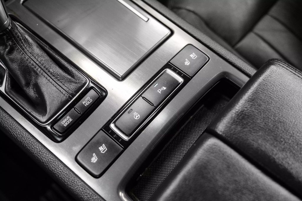 2017 GENESIS G80 SEDAN V6, 3.8 LITER 3.8 SEDAN 4D