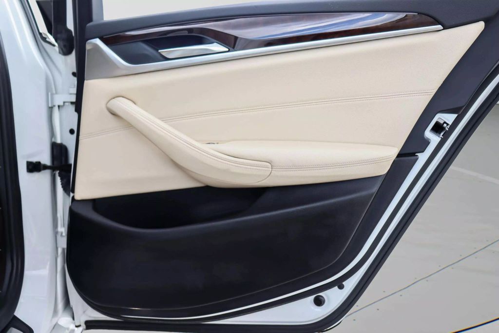 2018 BMW 5 SERIES SEDAN 4-CYL, TWIN TURBO, 2.0 LITER 530I SEDAN 4D