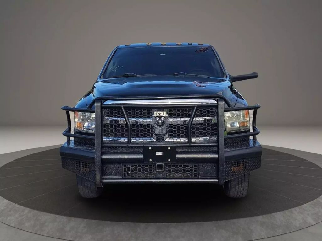 2015 Ram 3500 Crew Cab - Image 2 2015 Ram 3500 Crew Cab - Image 2