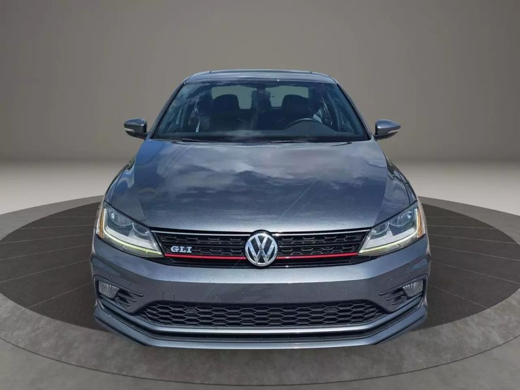 2017 Volkswagen Jetta - Image 2 2017 Volkswagen Jetta - Image 2