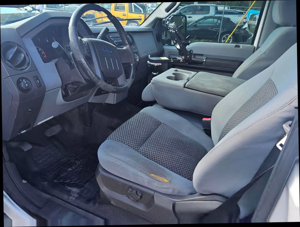 2016 Ford F250 Super Duty Regular Cab - Image 9 2016 Ford F250 Super Duty Regular Cab - Image 9