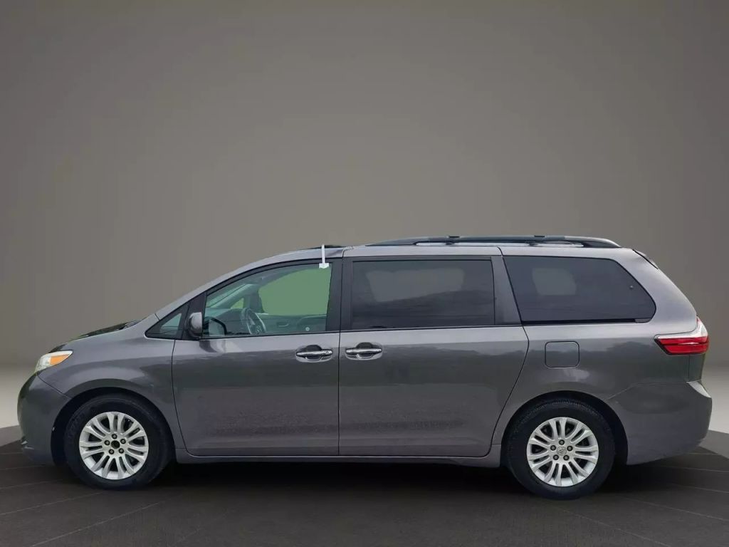 2015 Toyota Sienna - Image 4 2015 Toyota Sienna - Image 4