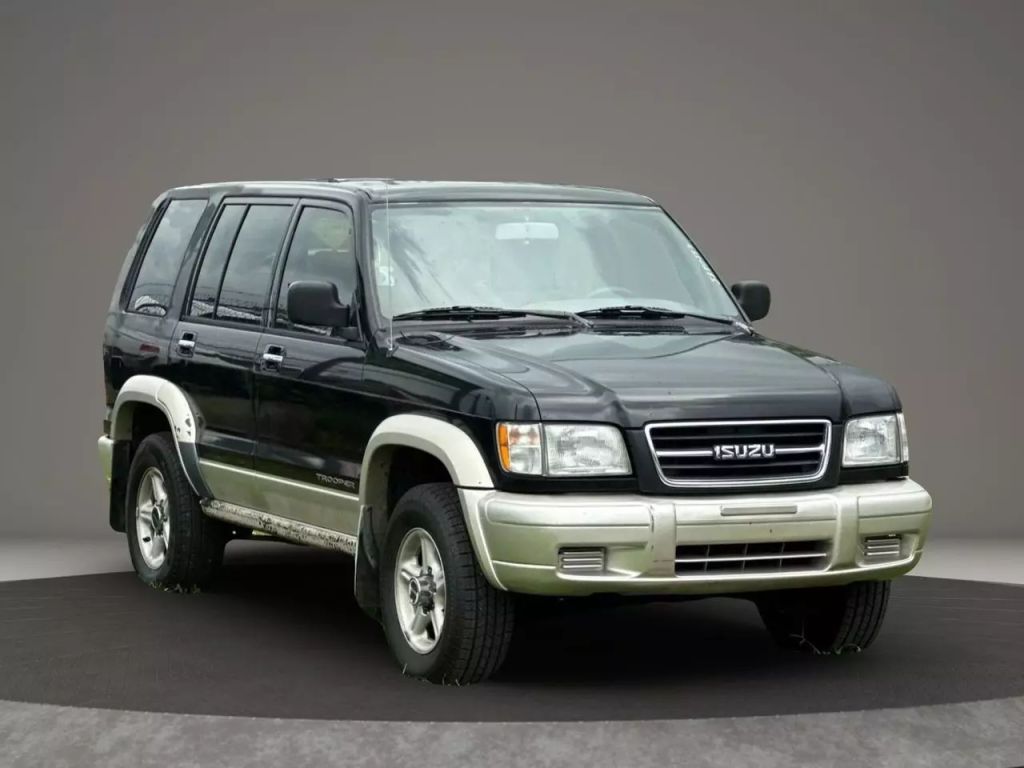 1999 Isuzu Trooper - Image 3 1999 Isuzu Trooper - Image 3