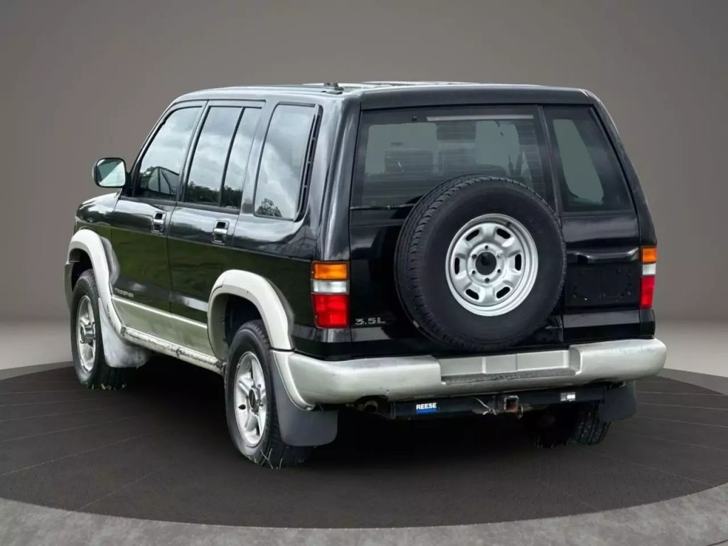 1999 Isuzu Trooper - Image 4 1999 Isuzu Trooper - Image 4
