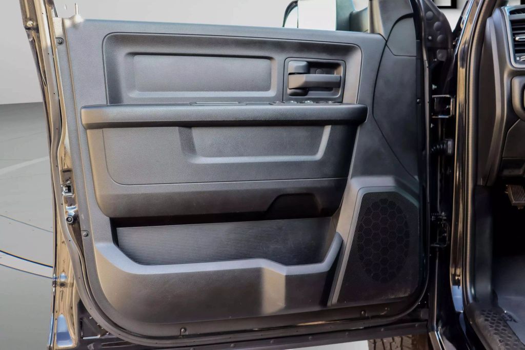 2022 RAM 3500 CREW CAB PICKUP 6-CYL, HO, TURBO DIESEL, 6.7 LITER TRADESMAN PICKUP 4D 8 FT