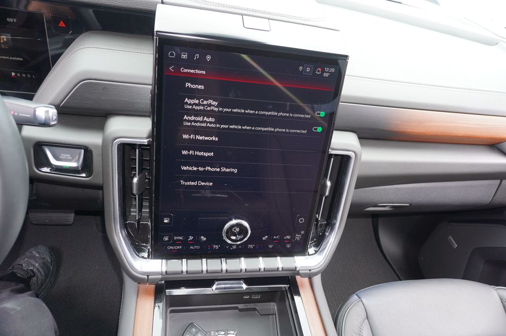 2025 GMC YUKON XL SUV V8, ECOTEC3, 6.2 LITER DENALI SPORT UTILITY 4D