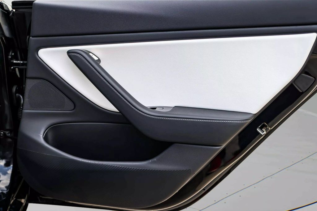 2019 TESLA MODEL 3 SEDAN AC ELECTRIC MOTOR STANDARD RANGE PLUS SEDAN 4D