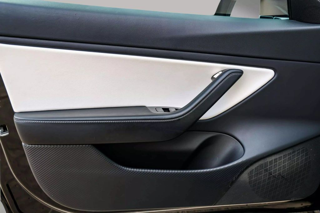 2019 TESLA MODEL 3 SEDAN AC ELECTRIC MOTOR STANDARD RANGE PLUS SEDAN 4D