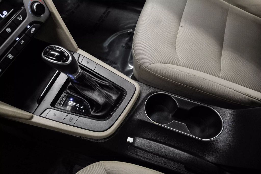 2017 HYUNDAI ELANTRA SEDAN 4-CYL, 2.0 LITER SE VALUE EDITION SEDAN 4D