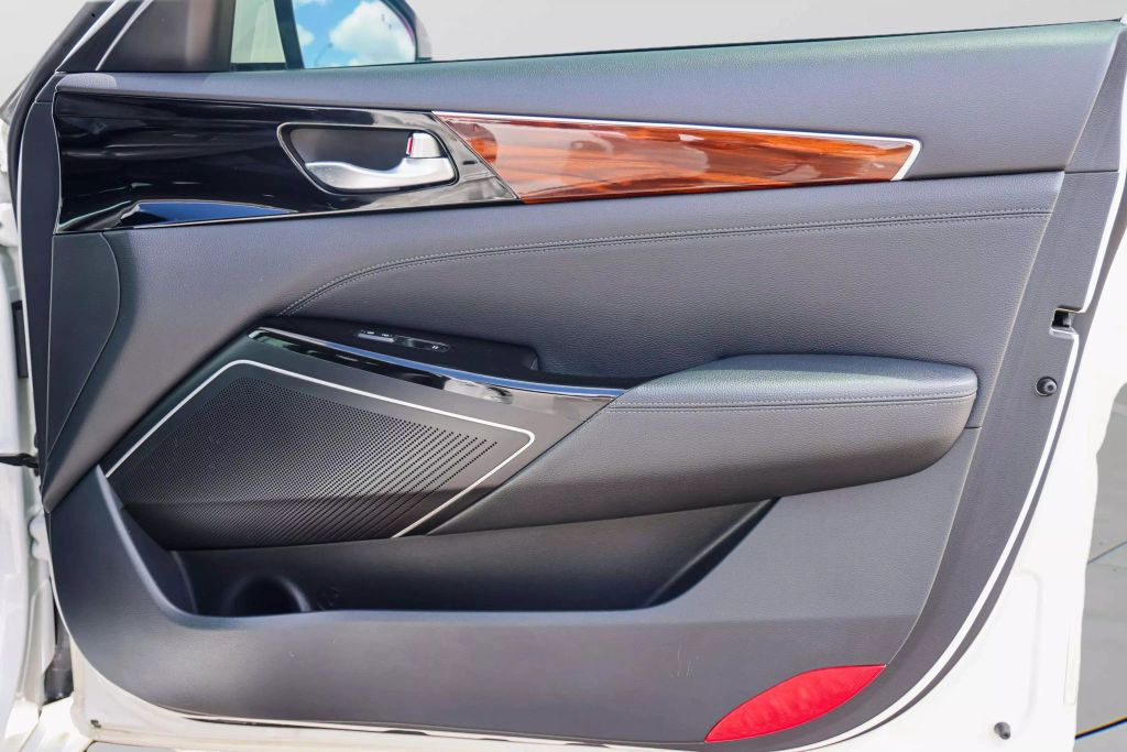 2019 KIA CADENZA SEDAN V6, GDI, 3.3 LITER PREMIUM SEDAN 4D