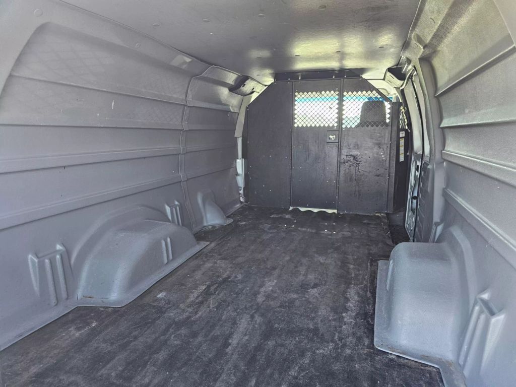 2013 Ford E250 Cargo - Image 22