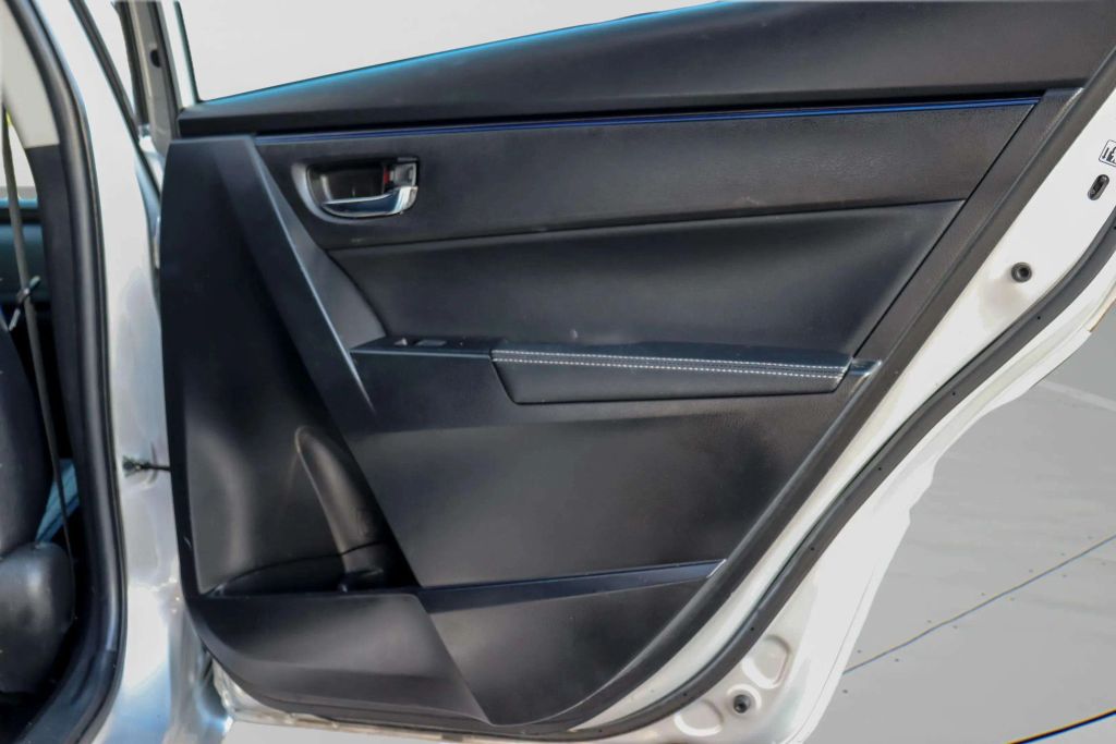2018 TOYOTA COROLLA SEDAN 4-CYL, 1.8 LITER SE SEDAN 4D