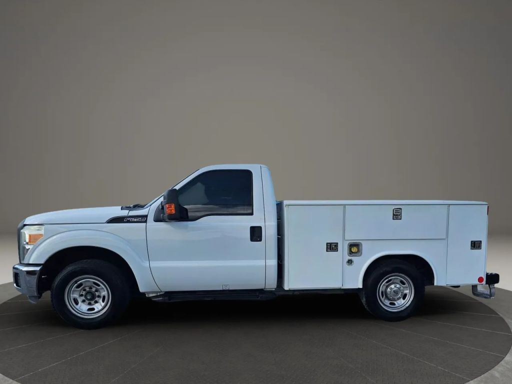 2016 Ford F250 Super Duty Regular Cab - Image 2 2016 Ford F250 Super Duty Regular Cab - Image 2