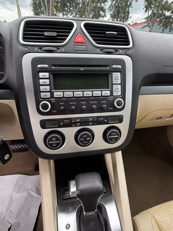 2009 VOLKSWAGEN EOS CONVERTIBLE 4-CYL, TURBO, 2.0 LITER KOMFORT CONVERTIBLE 2D