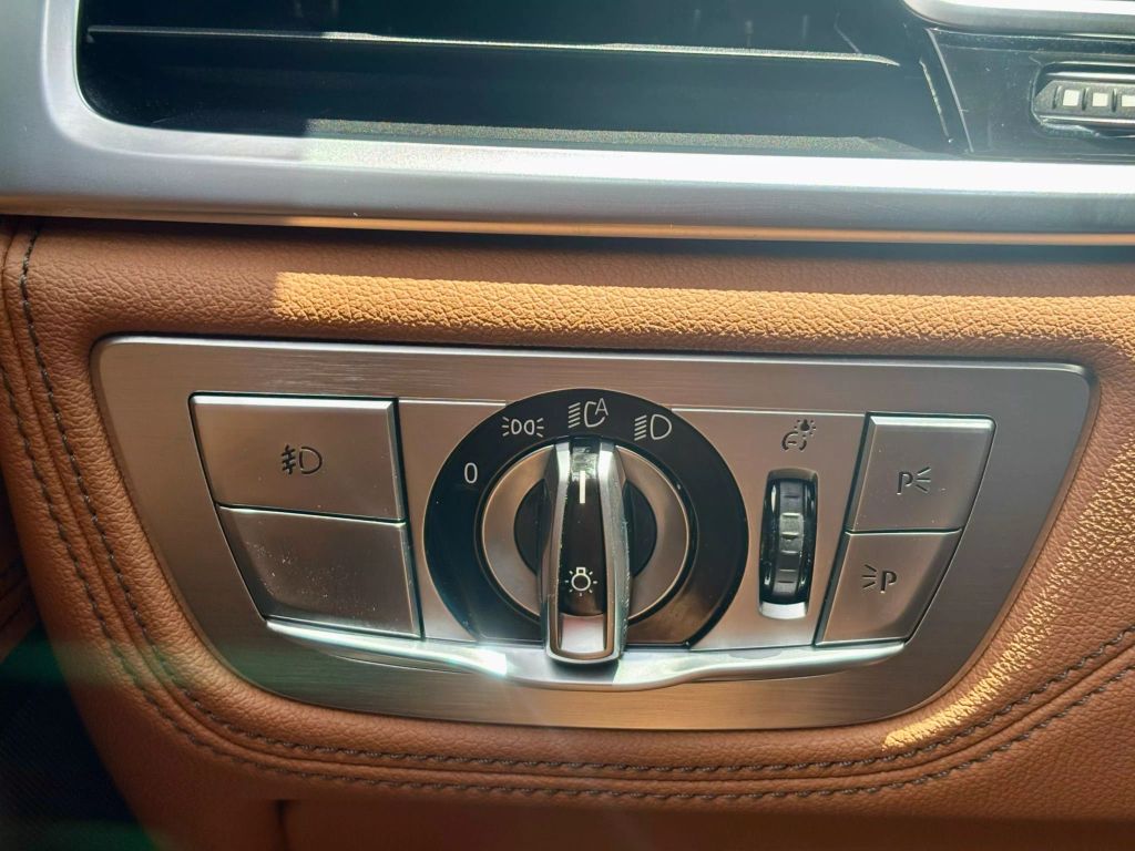 2016 Bmw 7 Series - Image 27 2016 Bmw 7 Series - Image 27
