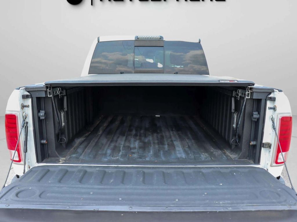2017 RAM 1500 CREW CAB PICKUP V8, HEMI, 5.7 LITER LARAMIE PICKUP 4D 5 1/2 FT